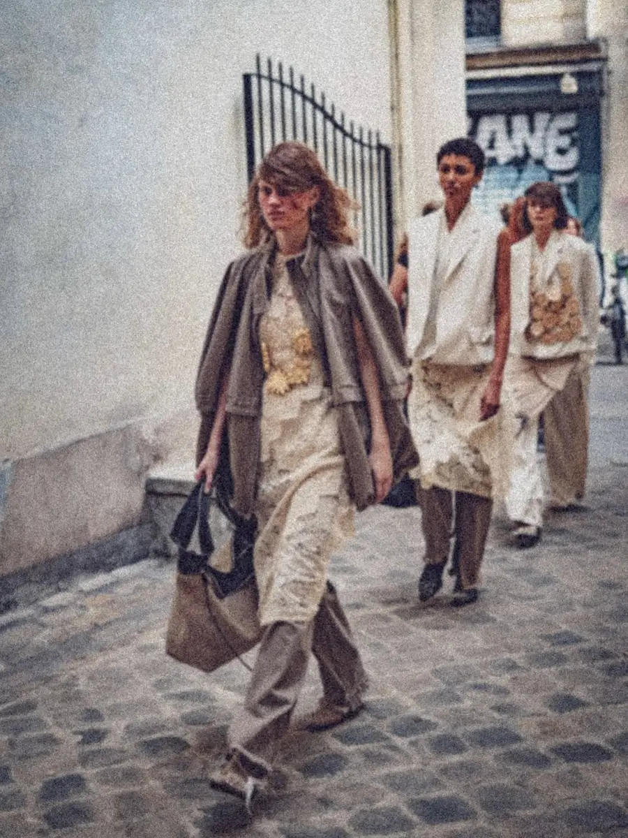 Défilé Litkovska — Chez les Plombiers