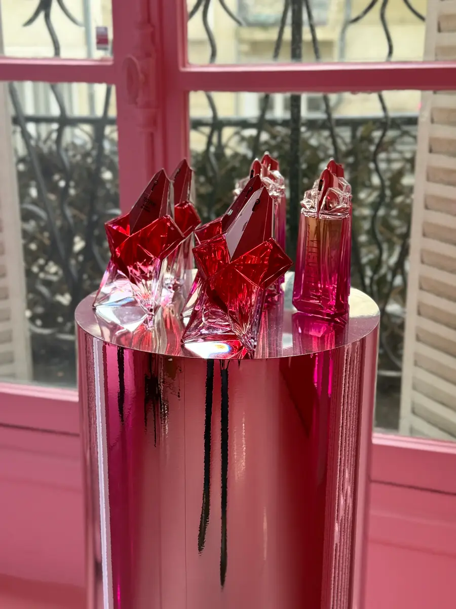 Mugler — Chez les Plombiers