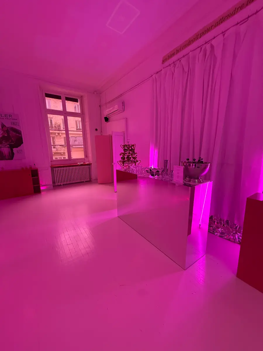 Mugler — Chez les Plombiers