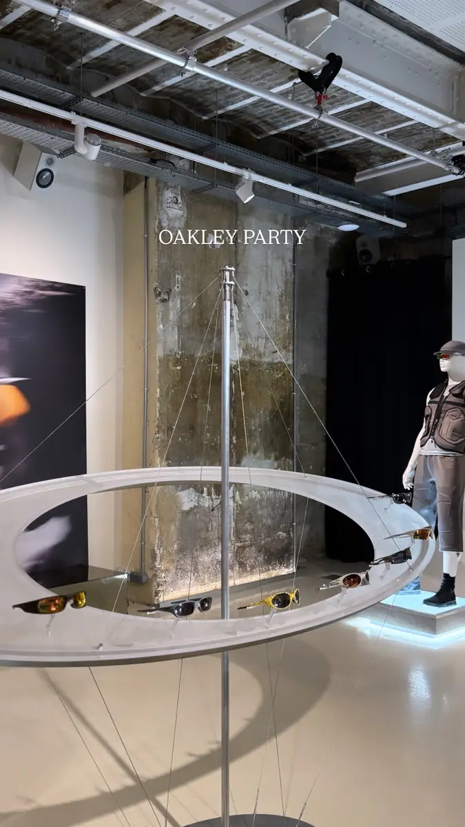 Showroom Oakley — Chez les Plombiers