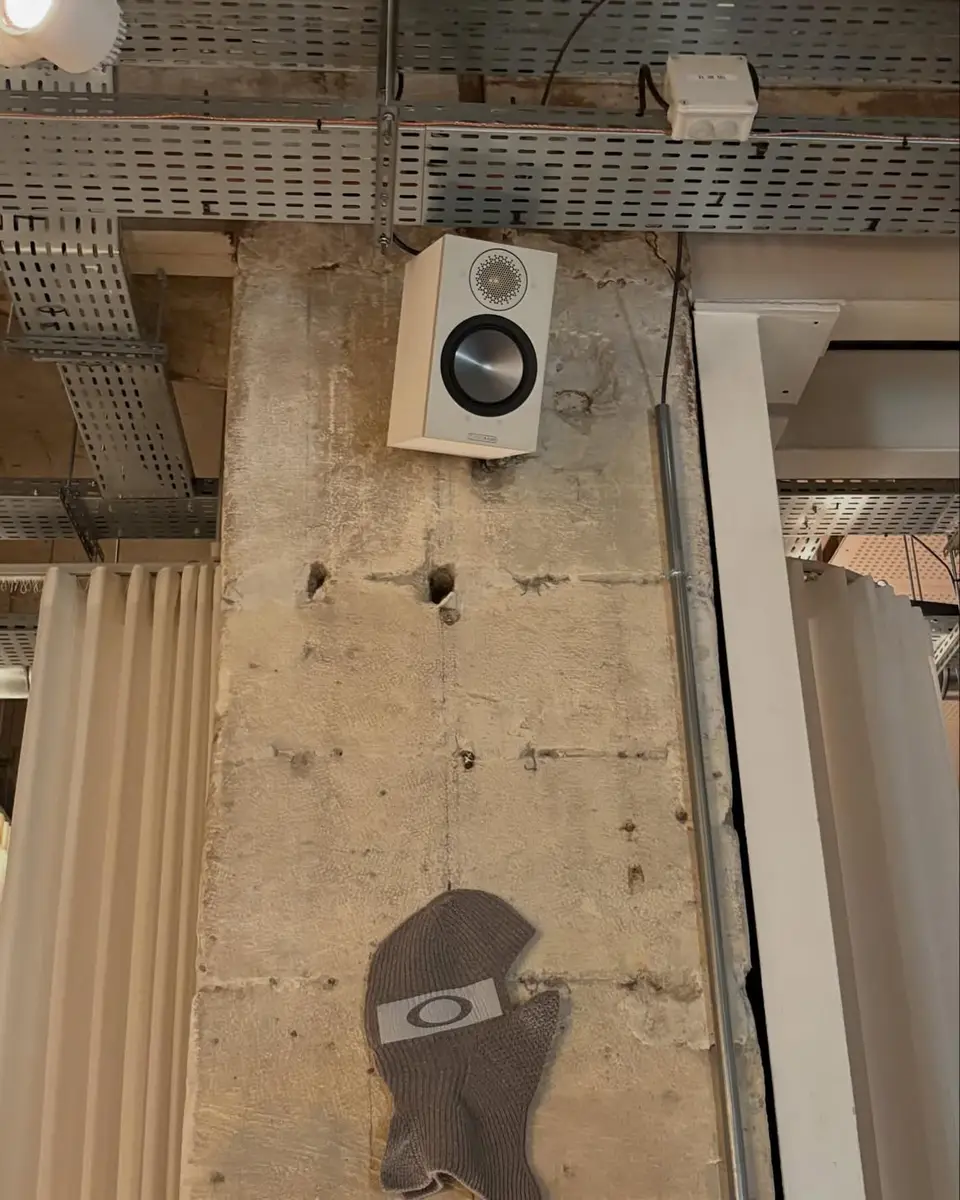 Showroom Oakley — Chez les Plombiers